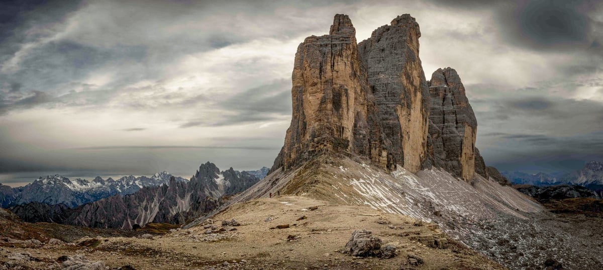 Panorama van de drie toppen van Tre Cime di Lavaredo (Drei Zinnen) in de Sextener Dolomieten