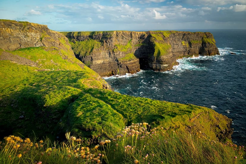 Cliffs of Moher kustlijn richting zuiden