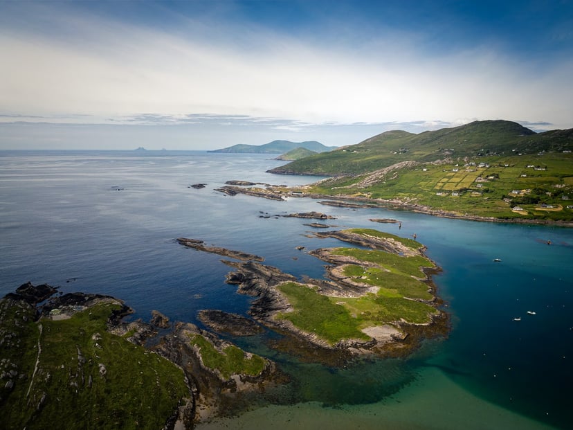Luchtfoto Ierse kust bij Caherdaniel