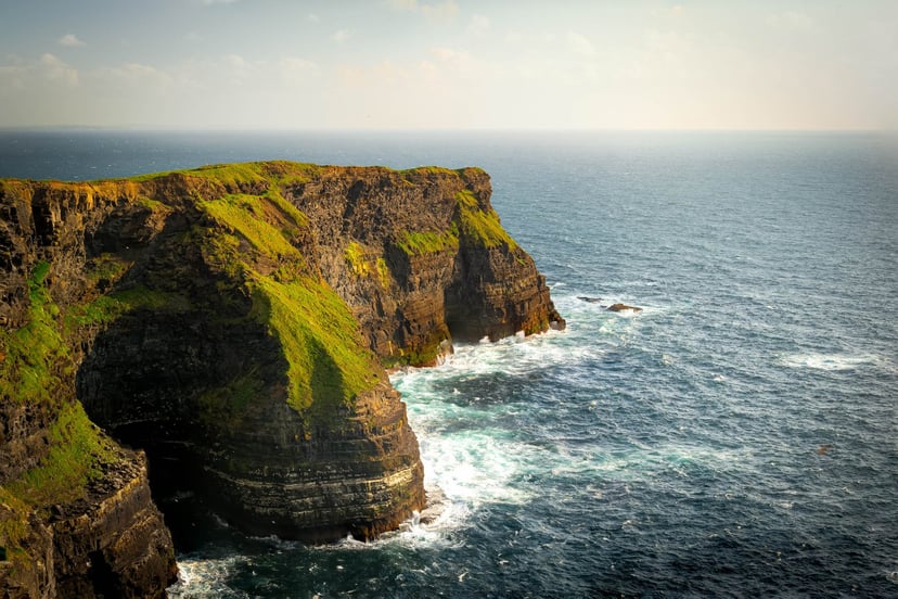 Cliffs of Moher imposante rotswanden zonsondergang