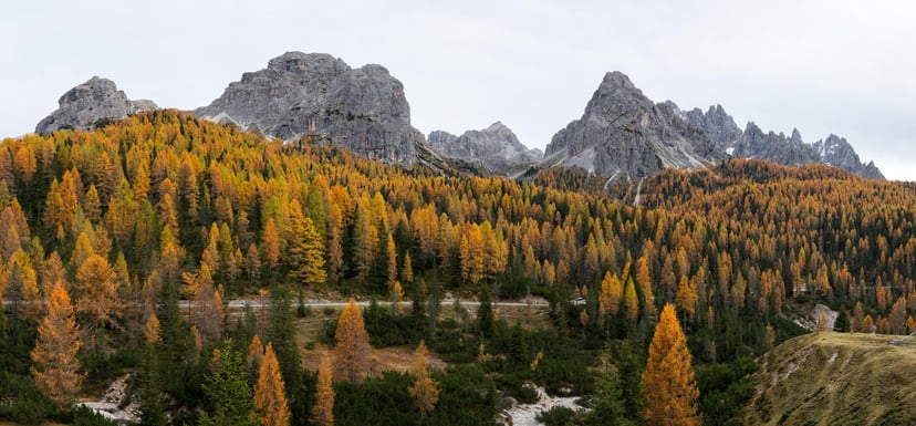 Panorama van de Dolomieten op weg naar Tre Cime