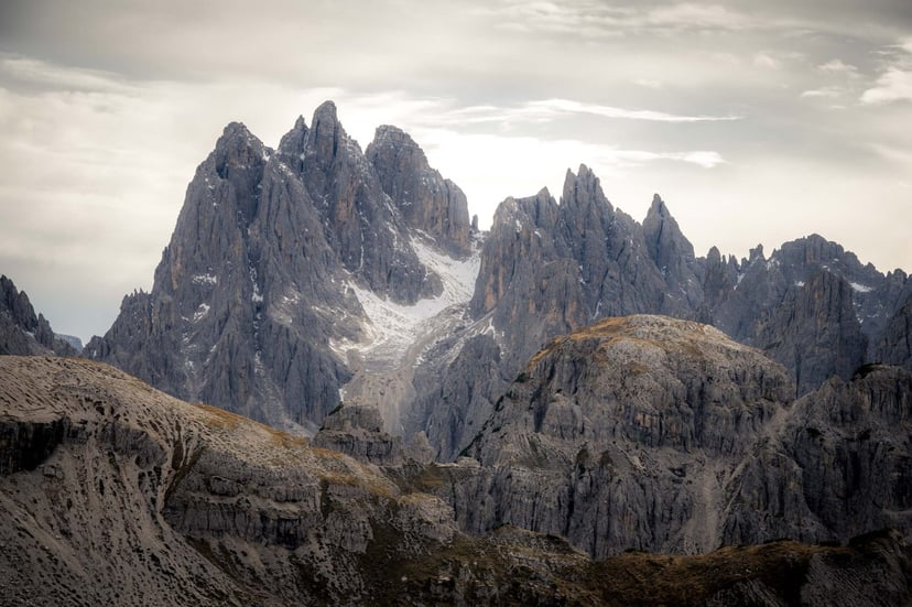 Uitzicht op de zuidwand van Tre Cime vanaf het wandelpad