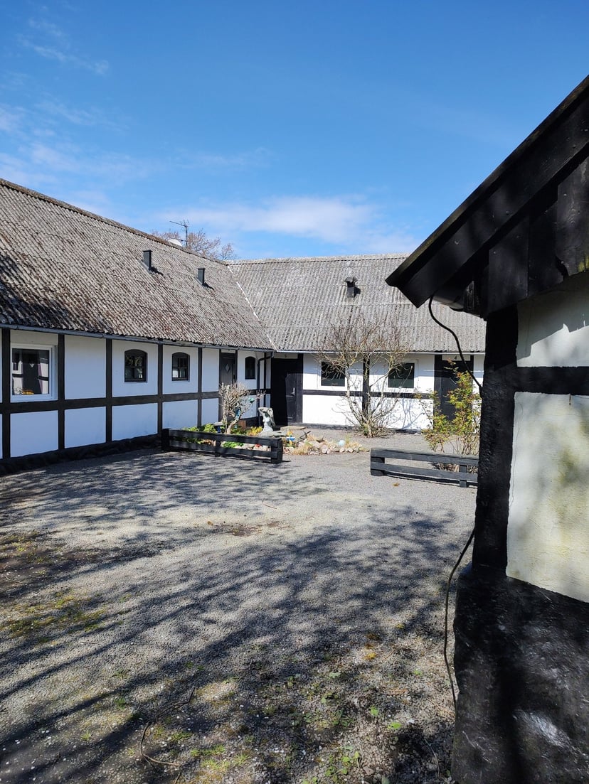 Wandelpad langs de rotskust bij Helligdomsklipperne Bornholm