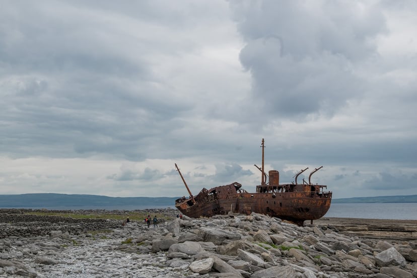 Inisheer kustlijn rotsen zee