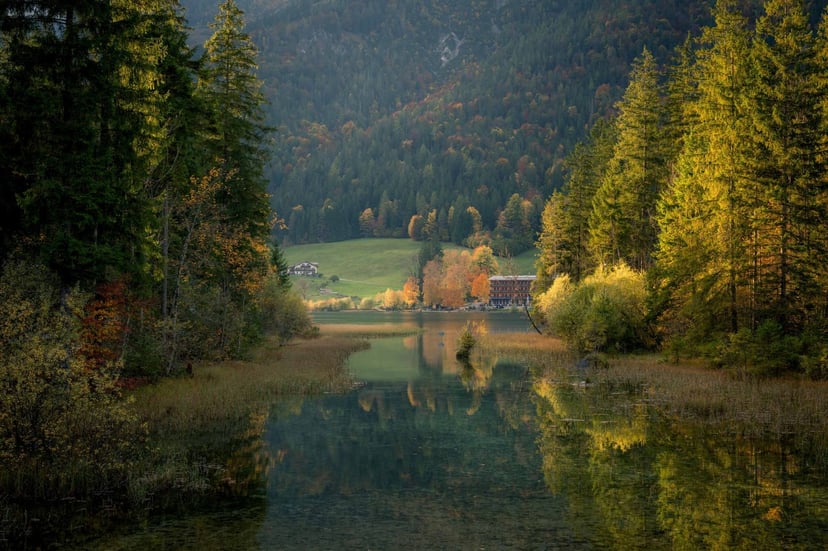 Hintersee namiddagzon bergen reflectie
