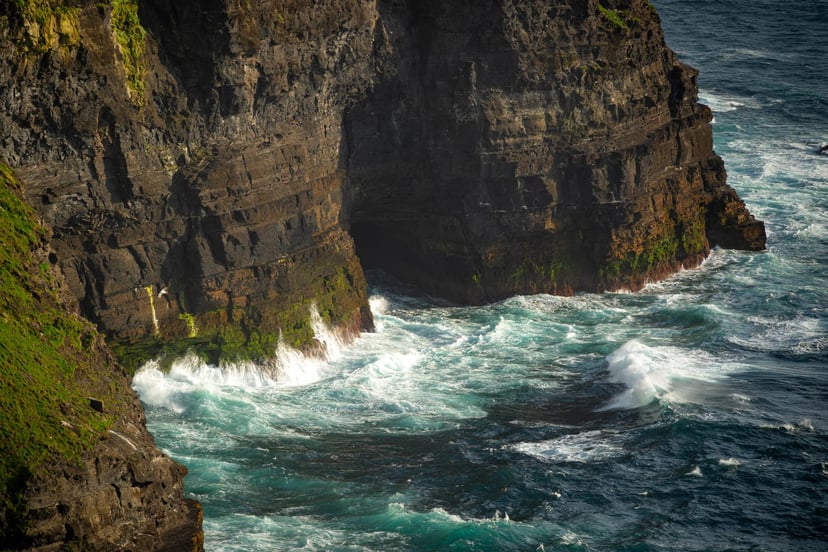 Cliffs of Moher panorama kustlijn avondlicht