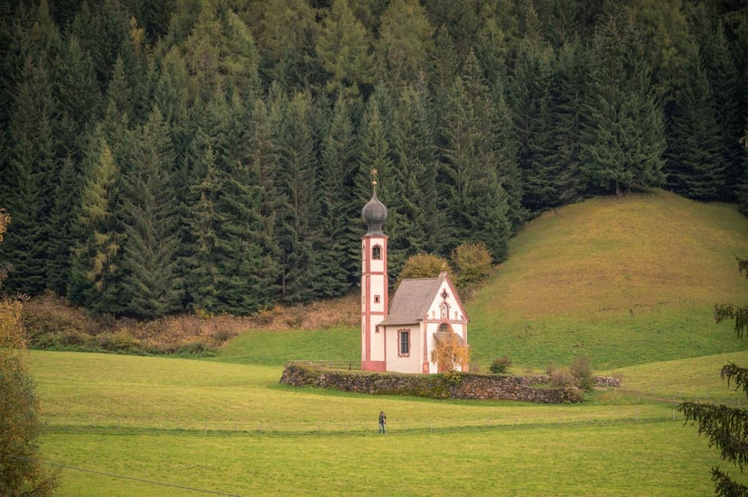 Wandelpad Val di Funes herfst bos